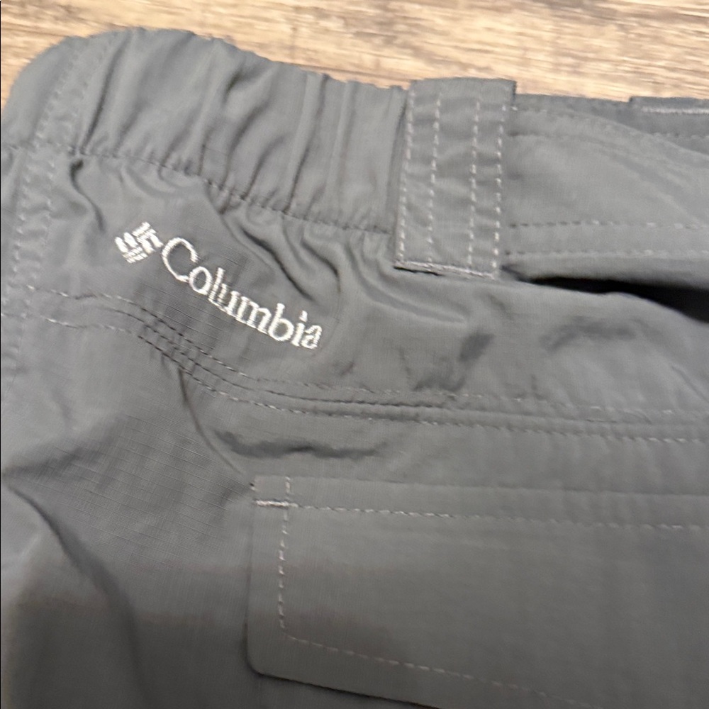 Columbia Omni-Shade men’s Cargo shorts in grey size 52 waist 12 length - Picture 6 of 6